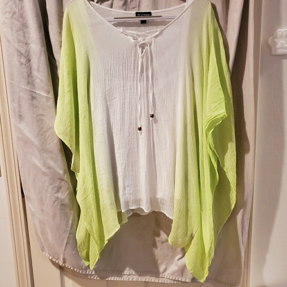 I.N. Studio fun, flowy top